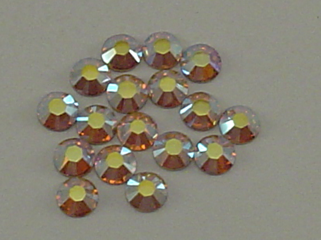 18 pcs. 34ss LIGHT TOPAZ AB FLATBACK European Rhinestones